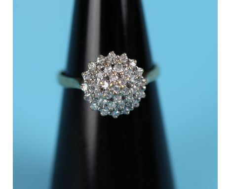 Gold diamond cluster ring