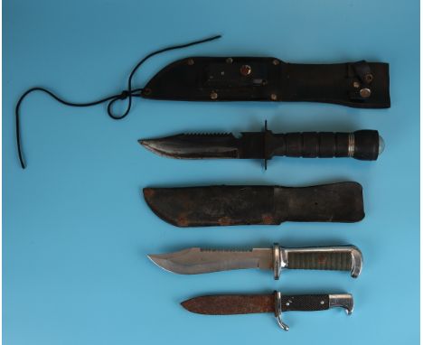 Scout knife &amp; 2 hunting knives in sheaths