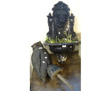 Cast metal lion mask garden wall stoop/planter together with a garden owl ornament. (2) (B.P. 21% + VAT)  Owl 65cm approx.  P
