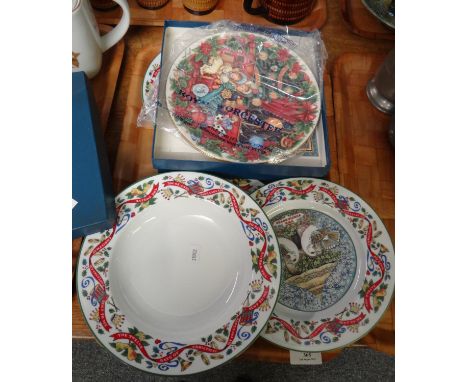 Tray of Royal Worcester Christmas collectors plates and one bowl. Two of the plates are in original boxes. (B.P. 21% + VAT) 