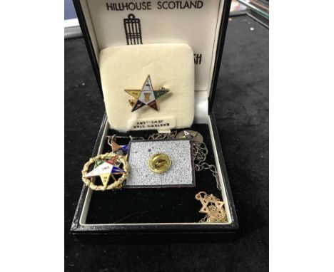 LOT OF COSTUME JEWELLERYto include paste pearl necklaces and kangaroo fur brooch