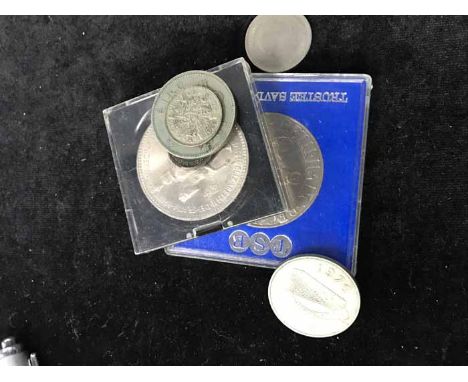 LOT OF VARIOUS COINS, PASTE PEARL NECKLACE AND A VICTORIAN BROOCH 