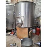 Insulated Mash Ton, Approximately 1500 Litre with Manway, Underback, Front Steel Lid, 1 Meter