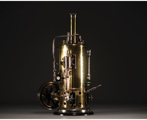 Vertical steam engine with whistle, circa 1900-1920. - Weight: 11.00 kg - Shipping unavailable - Sizes: H 560MM X L 400MM - A