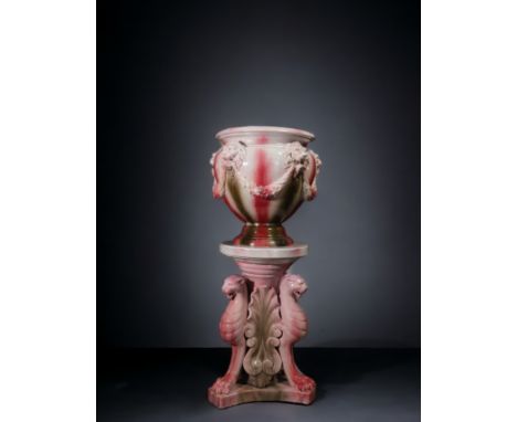 An imposing barbotine pot cover on a column decorated with griffins and lions' heads, circa 1900. - Weight: 50 g - Shipping u