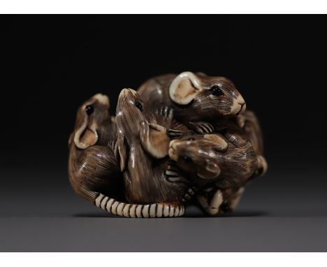 Japan - Ivory netsuke representing a group of six rats sculpted in a very realistic manner with particular attention to detai