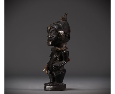 This figure is part of a collection of objects collected around 1900 in the "Congo - Belge" by Alix Marechal's father.Provena
