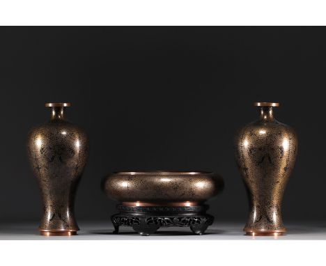 China - Cloisonne enamel brushes and vases with floral decoration, circa 1900 - Weight: 5.10 kg - Shipping available - Region