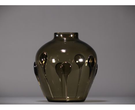 Vittorio ZECCHIN (1878-1947) Ovoid vase in Murano glassware in shades of brown with glass drops. - Weight: 3.87 kg - Shipping