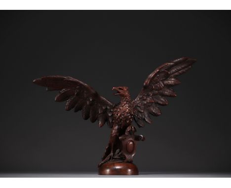 Royal eagle in carved walnut from the Black Forest, 19th century. One wing restored. - Weight: 1.76 kg - Shipping unavailable