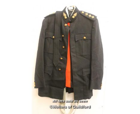 *GRENADIER GAURDS JACKET 36R AND TROUSERS 30IN WITH SASH AND BELT  (LOT SUBJECT TO VAT) [LQD114]