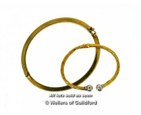 9ct yellow gold hinged bangle and a child's 9ct gold bangle, gross weight 13.0 grams
