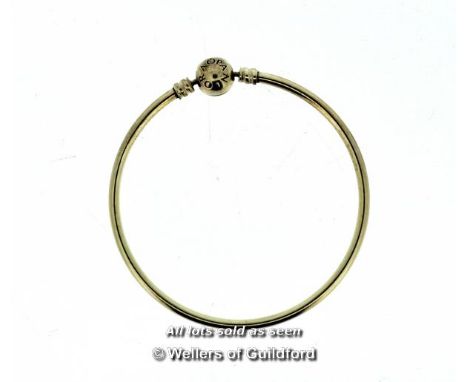 *Pandora bangle with ball clasp (Lot subject to VAT)
