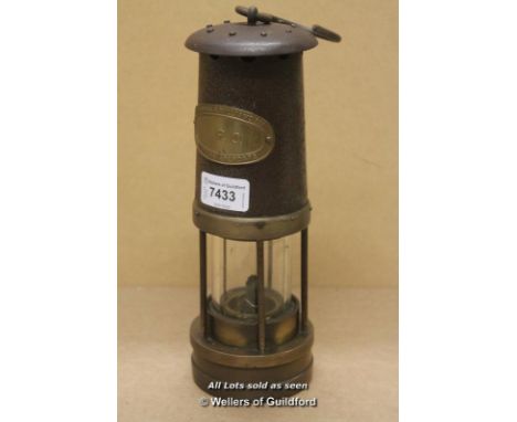 *Vintage Miners Lamp E. Thomas Williams Aberdare Davy Style Untouched - (Lot Subject To VAT) [LQD108]