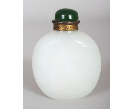 A GOOD QUALITY 19TH/20TH CENTURY WHITE JADE LIKE SNUFF BOTTLE & STOPPER, the sides engraved in shallow relief with dragons am
