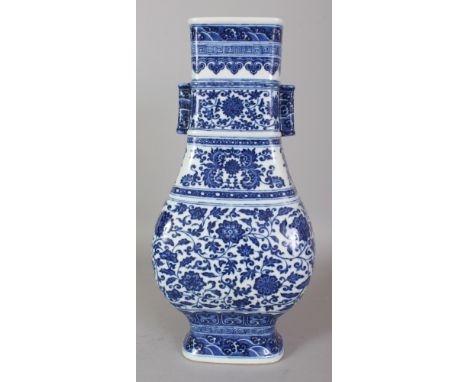 A CHINESE MING STYLE BLUE & WHITE PORCELAIN ARROW VASE, the base with a Qianlong seal mark, 15.25in high.