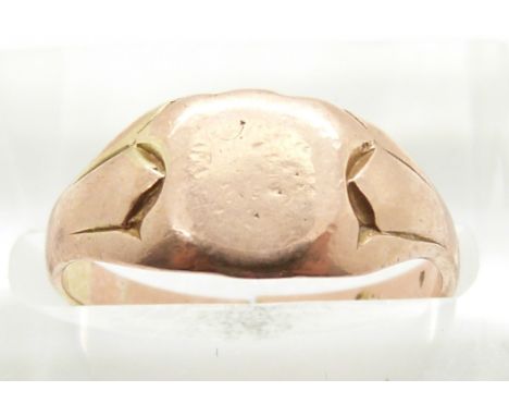 A 9ct rose gold signet ring, 2.1g