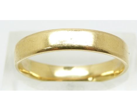 An 18ct gold ring/ wedding band, 3.6g (size Q)&nbsp;