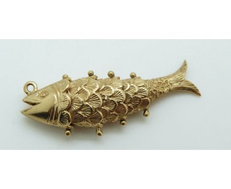 A 9ct gold fish pendant, 7g&nbsp;