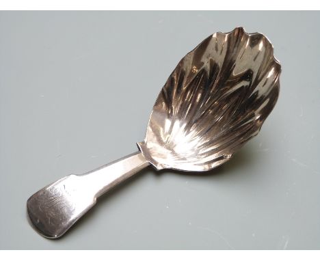 Georgian hallmarked silver fiddle pattern caddy spoon with shell shaped bowl, London 1808 maker's mark possibly JS, length 8.