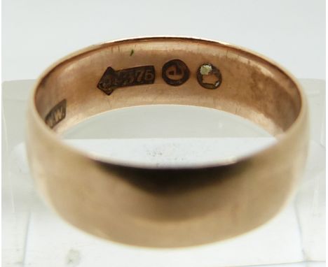 A 9ct rose gold wedding band/ ring, 2.6g (size K)