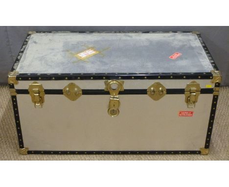 A metal bound and riveted flight case/trunk, H50 x W100 x D49cm