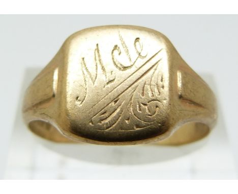 A 9ct gold signet ring, 4.2g (size S)