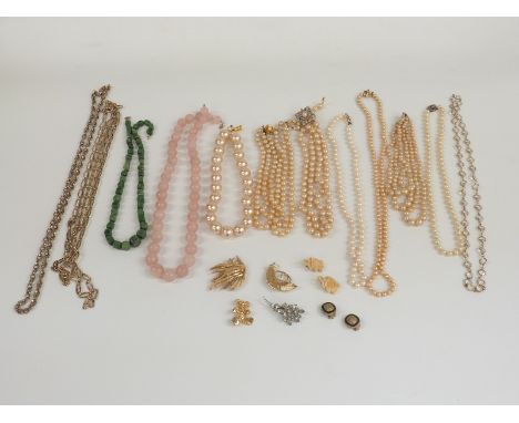A collection of jewellery including rose quartz necklace, faux pearl necklaces one with a French paste clasp, brooches includ