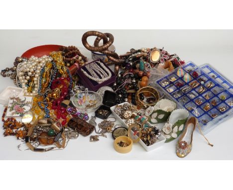 A collection of costume jewellery including crystal beaded necklaces, necklaces, earrings, Coro bangle, two Husar D bangles e