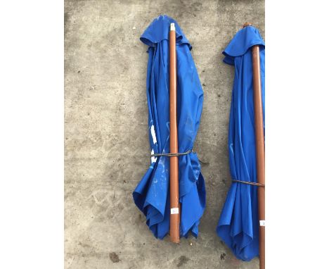 A WOODEN FRAMED BUD LIGHT PARASOL (A/F) 
