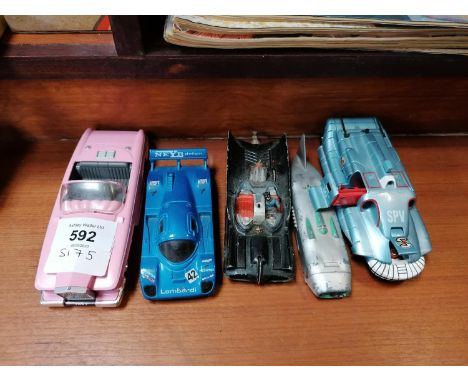 FOUR VINTAGE MODEL TOYS, THUNDERBIRDS ETC 