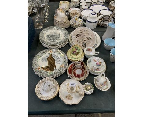 A COLLECTION OF ASSORTED CERAMICS TO INCLUDE ROYAL STAFFORD TEA CUPS AND SAUCERS, ROYAL STANDARD TEA CUPS ETC 