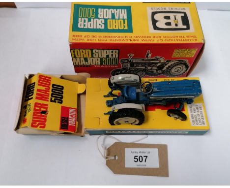 A BRITAINS TOYS FORD SUPER MAJOR 5000 TRACTOR  IN ORIGINAL BOX - MODEL NUMBER 9527 