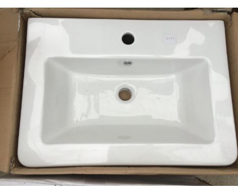 AN AS NEW AND BOXED VICTORIA PLUMB WHITE WASH BASIN 600 X 440 BAS1001 