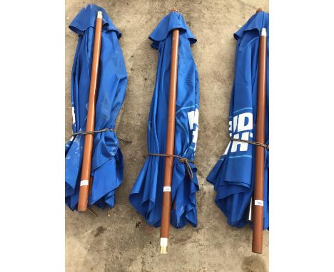 A WOODEN FRAMED BUD LIGHT PARASOL 