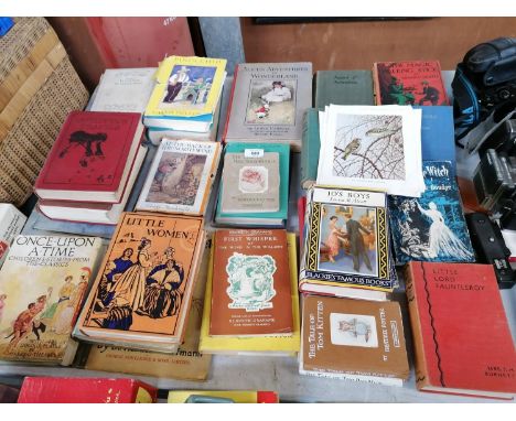 A COLLECTION OF VINTAGE CLOTH BOUND AND FURTHER BOOKS 