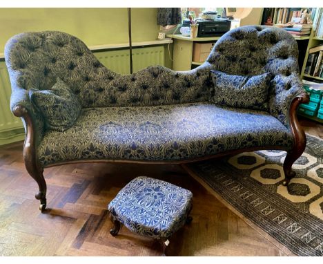 A mahogany framed double ended sofa on cabriole legs and brass castors. Approx. 88 h x 195 w x ht to seat 38 x 79cm d.Conditi