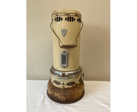 A Valor paraffin lamp. 52cm h.Condition ReportRust to places, bent handle.