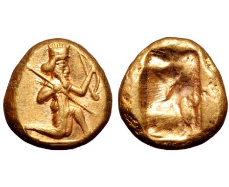 Achaemenid Kings of Persia AV Daric. Time of Darios I to Xerxes II, circa 485-420 BC. Persian Great King or hero, wearing kid