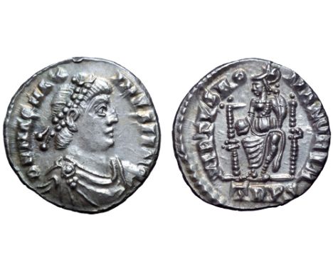 Magnus Maximus AR Siliqua. Treveri, AD 383-388. D N MAG MAXIMVS P F AVG, pearl-diademed, draped and cuirassed bust right / VI