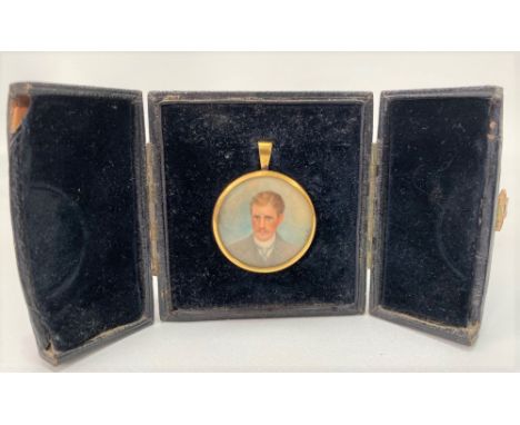 Victorian small oval portrait miniature on ivory of a gentleman within a gilt lacquer frame, indistinctly signed, diameter 30