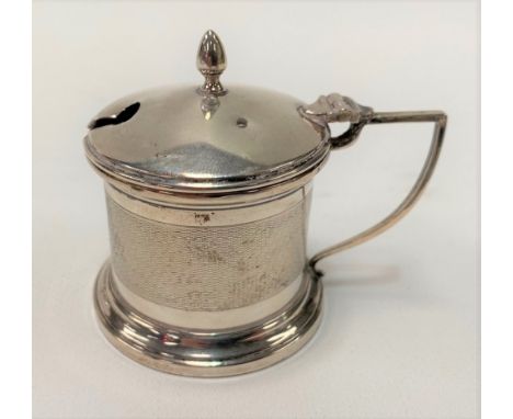 George VI silver engine turned hinge-lidded mustard pot, maker J.C Ltd, Birmingham 1936, with Bakelite liner, height 6cm