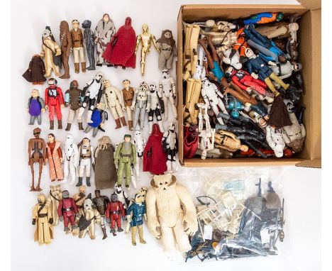 Star Wars: A large collection of assorted uncarded Star Wars figures to comprise: Reeyees, Gamorrean Guard, Zuckuss, Hoth Reb