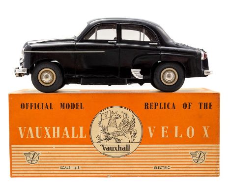 Victory Industries: A boxed Victory Industries Vauxhall Velox 1/18 Scale, battery operated saloon car.