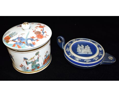 A CONTINENTAL CYLINDRICAL LIDDED JAR  with enamelled Chinoiserie decoration, crossed swords mark to base, 10cm high; together