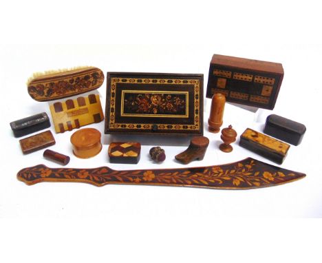 ASSORTED TREEN &amp; OTHER COLLECTABLES  comprising a box with a Tunbridge Ware lid; a brush with a Tunbridge Ware back; six 