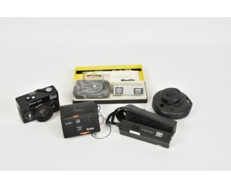 Miniature cameras - A collection, to include a Minolta 16II, boxed with case and paperwork; Voigtlander Vitoret 110; Pic (unu