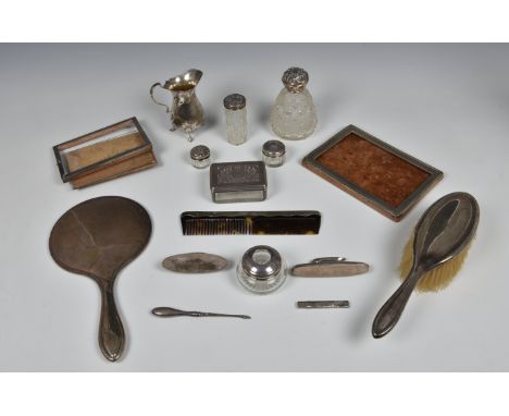 A collection of various silver collectables, to include a Georgian rectangular glass toilet jar with foliate pierced silver c