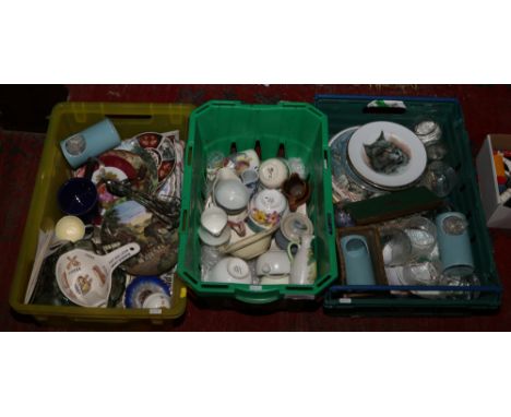 Three boxes of miscellaneous to include cabinet plates, Royal Worcester, trinket dish, blue and white ceramcis etc.