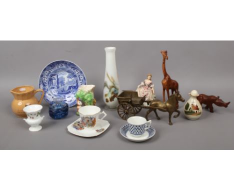 A quantity of collectables including commemorative cup and saucer, Murano style art glass, advertising jug for Glenmorangie, 